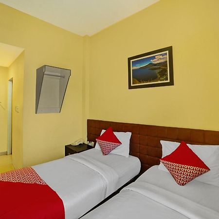 Hotel Super Oyo 90565 Wesly House Medan Exterior foto