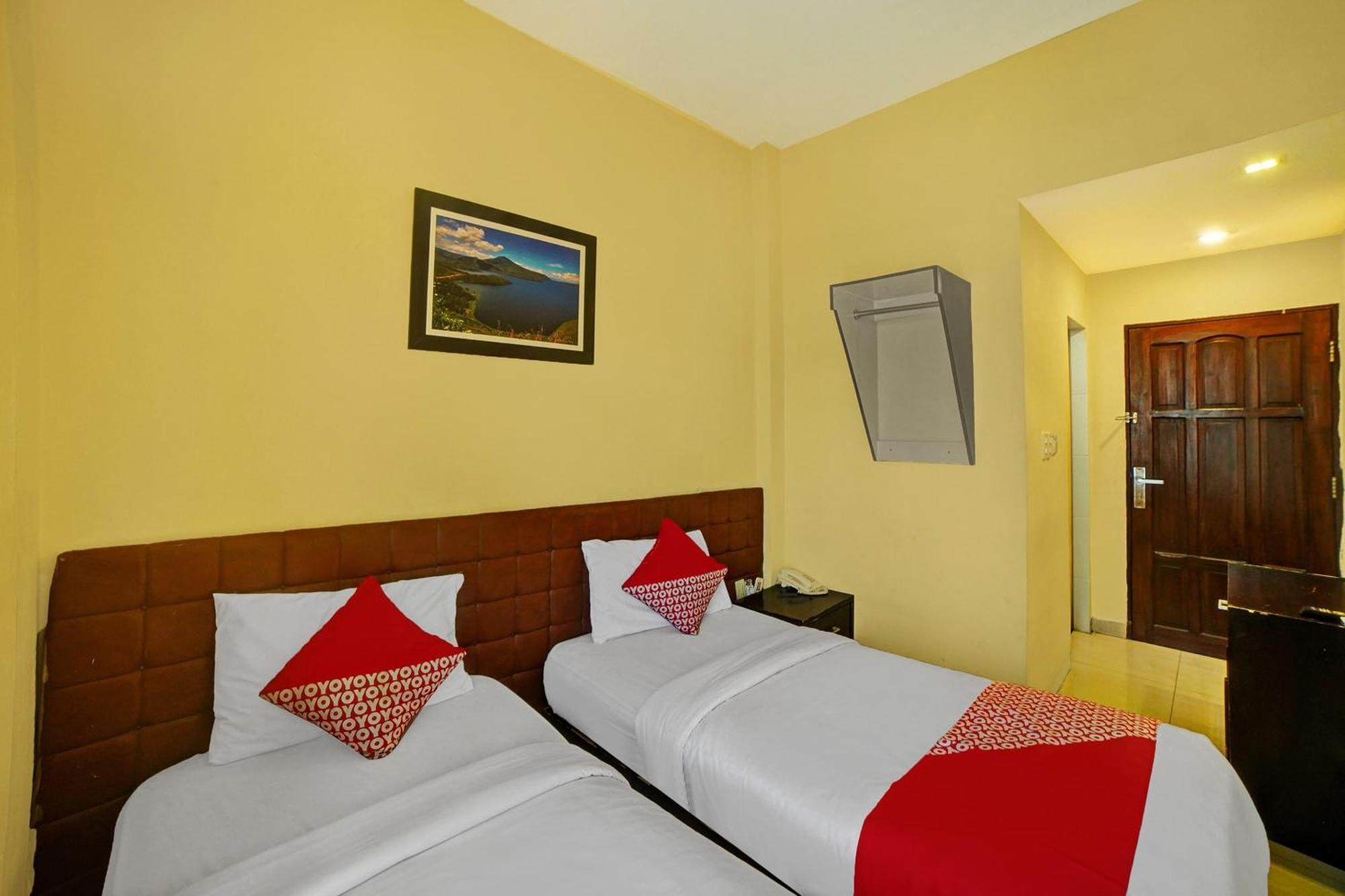 Hotel Super Oyo 90565 Wesly House Medan Exterior foto