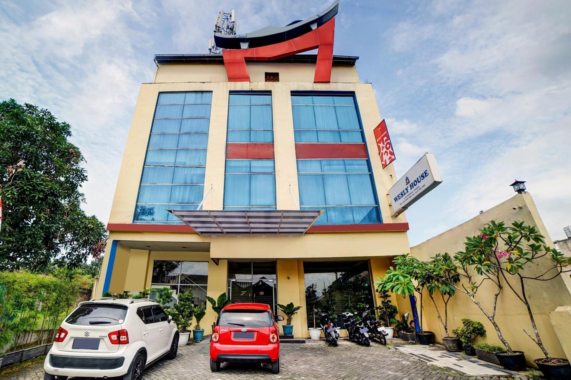 Hotel Super Oyo 90565 Wesly House Medan Exterior foto