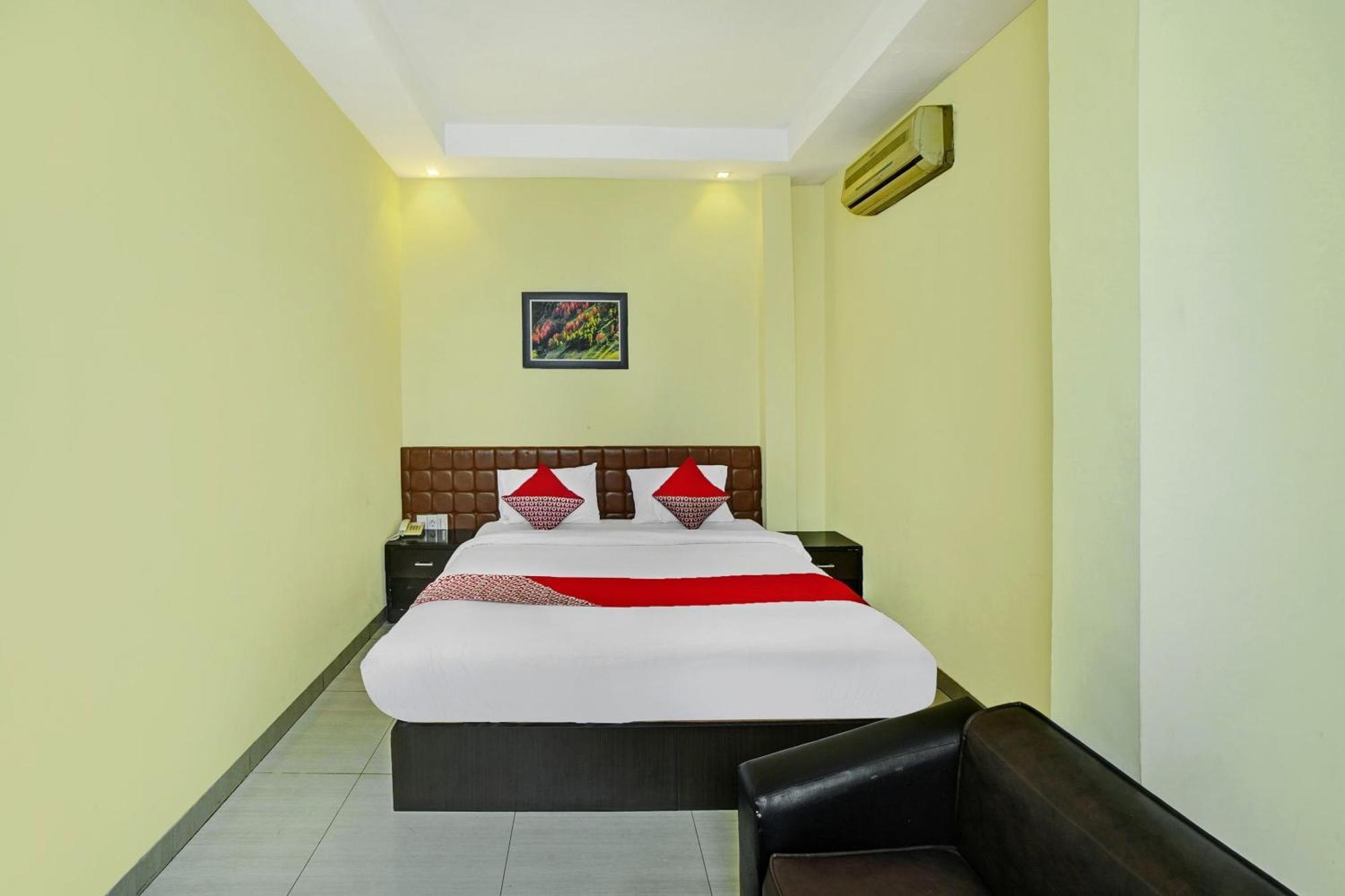 Hotel Super Oyo 90565 Wesly House Medan Exterior foto