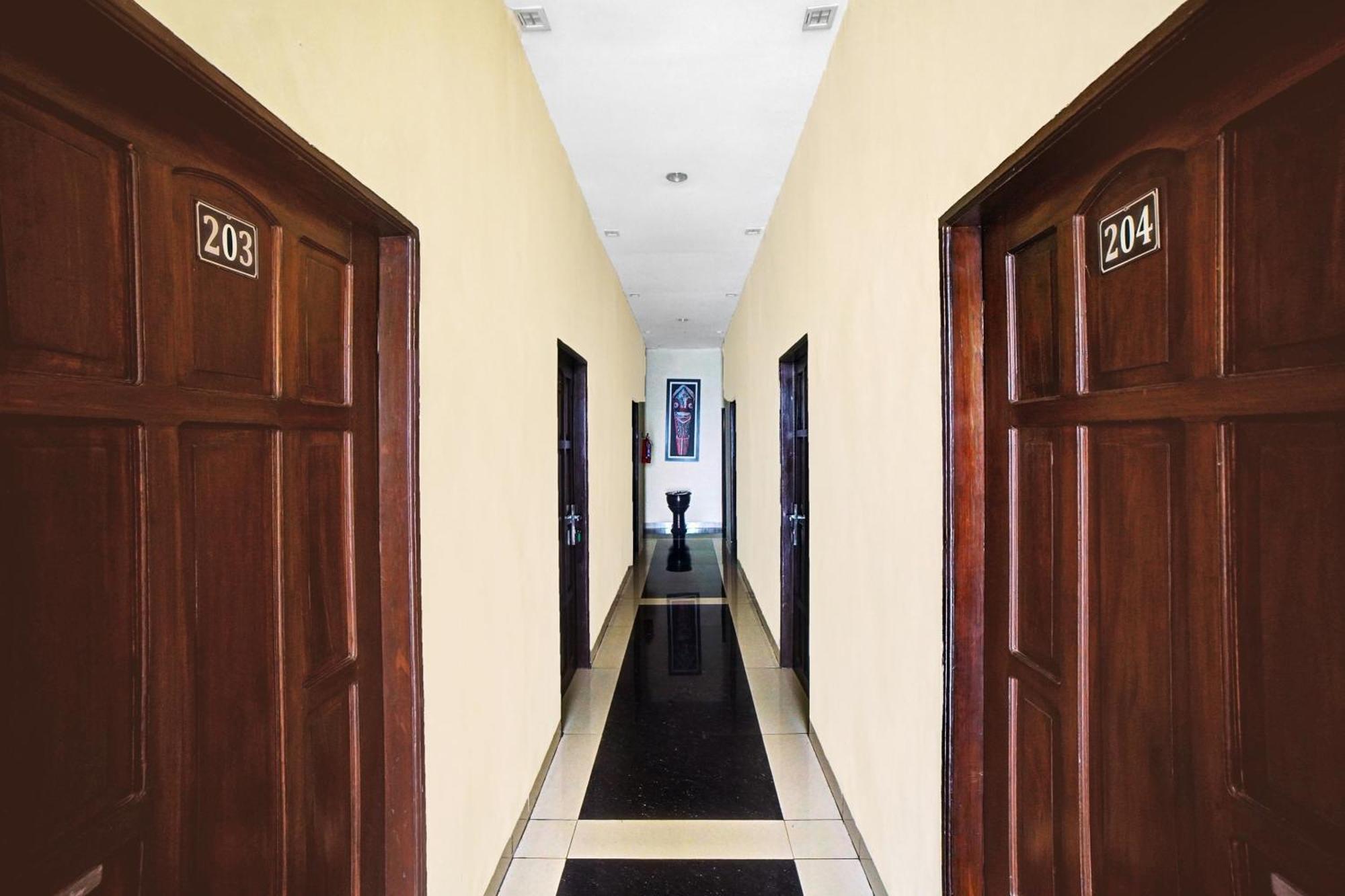 Hotel Super Oyo 90565 Wesly House Medan Exterior foto
