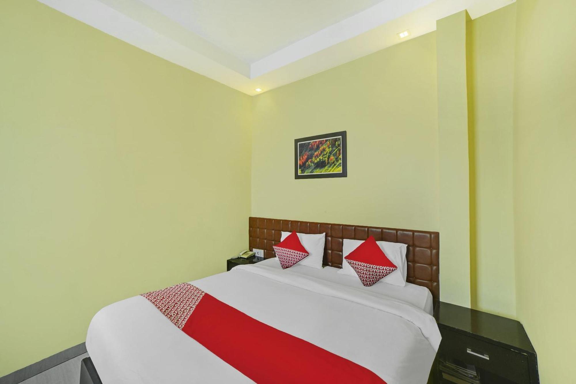 Hotel Super Oyo 90565 Wesly House Medan Exterior foto
