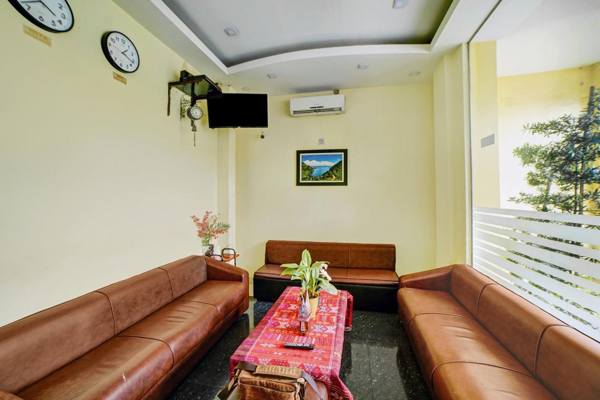 Hotel Super Oyo 90565 Wesly House Medan Exterior foto